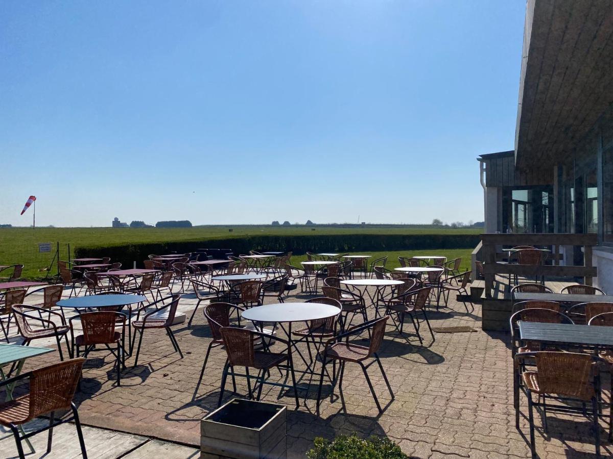 Logis Hotel & Restaurant De L'Aerodrome De La Baie De Somme Buigny-Saint-Maclou Ngoại thất bức ảnh