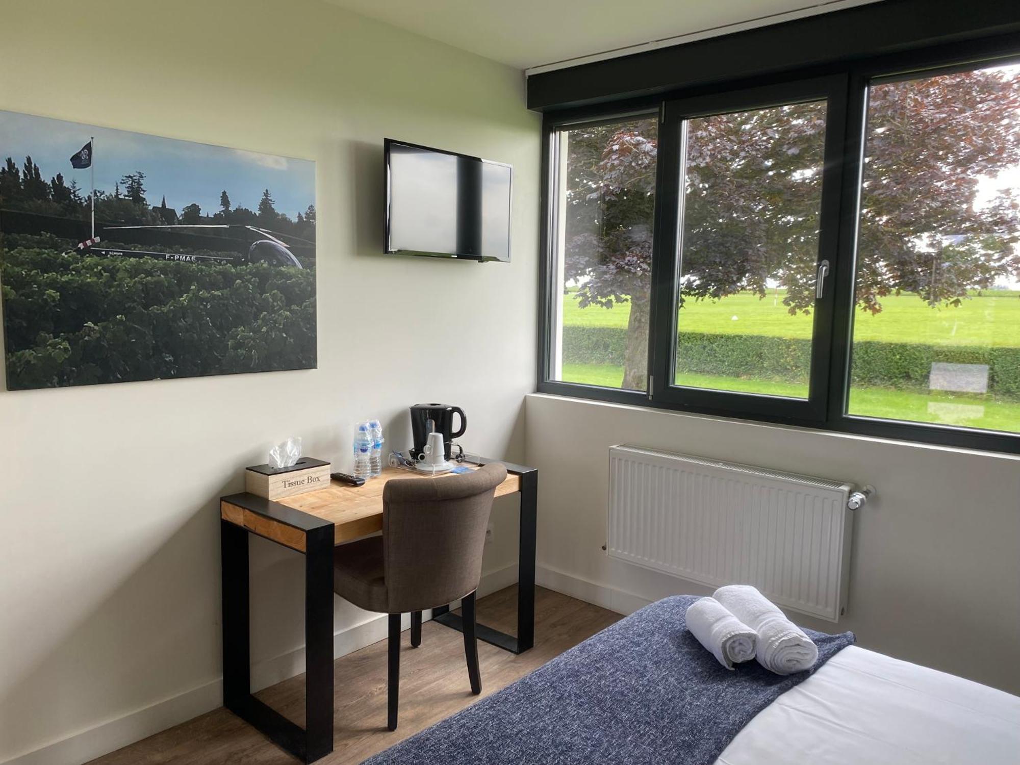 Logis Hotel & Restaurant De L'Aerodrome De La Baie De Somme Buigny-Saint-Maclou Ngoại thất bức ảnh