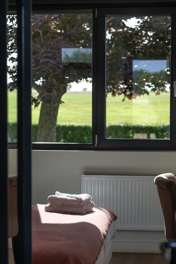 Logis Hotel & Restaurant De L'Aerodrome De La Baie De Somme Buigny-Saint-Maclou Ngoại thất bức ảnh