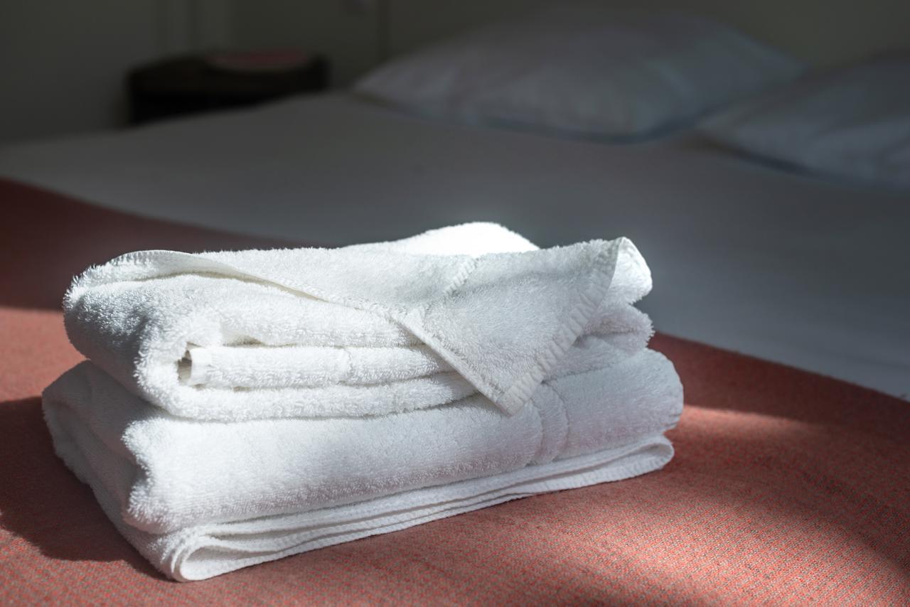 Logis Hotel & Restaurant De L'Aerodrome De La Baie De Somme Buigny-Saint-Maclou Ngoại thất bức ảnh